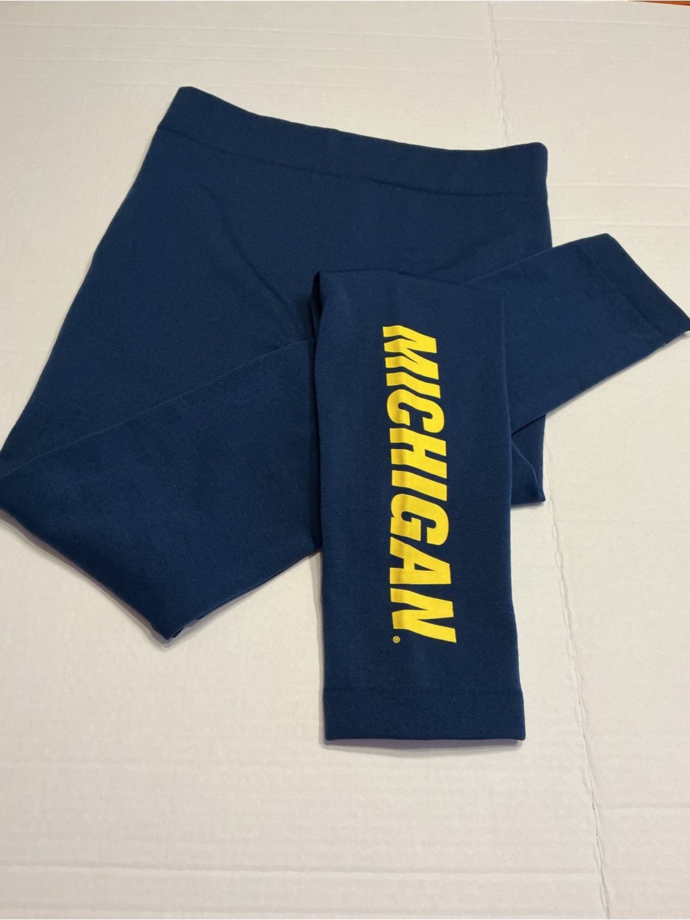 Zoozatz University of Michigan Navy Women’s Leggings w/ Yellow Logo . Size L/XL.